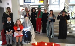 Strašidelná knihovna malá.jpg